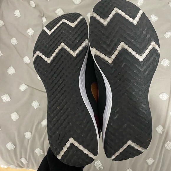 Nike Revolution Sneakers - Picture 3 of 3